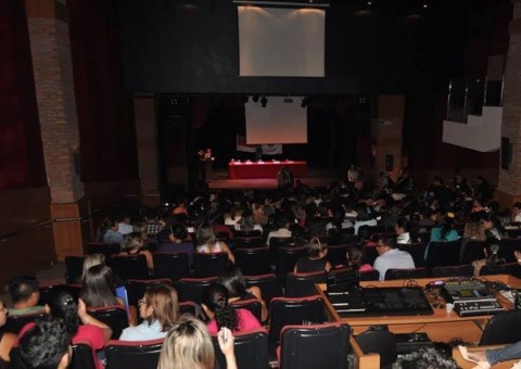 Aulões gratuitos do Enem acontecem nesta quarta  com transmissão ao vivo