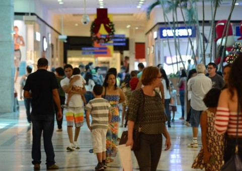 Comércio nacional deve abrir 73 mil vagas temporárias para o Natal