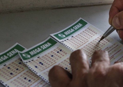 Mega-Sena acumula e pode pagar R$ 47 milhões no sábado
