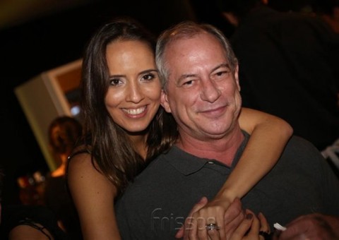 Ex-bailarina de Xuxa pode virar primeira-dama do Brasil