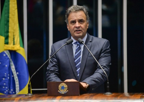 Senadores aprovam pedido para que plenário revise decisão do STF sobre Aécio