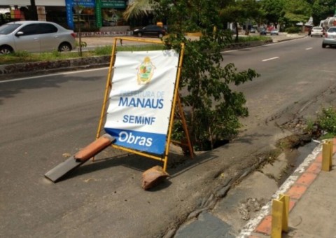 Avenida Ephigênio Salles segue com obra emergencial em Manaus 