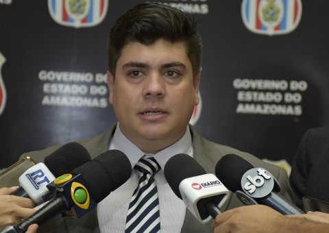 Em Manaus, homem é preso suspeito de agredir esposa com soco no rosto