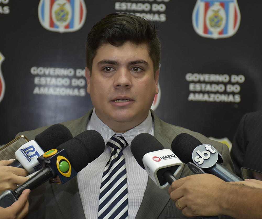 Em Manaus, homem é preso suspeito de agredir esposa com soco no rosto