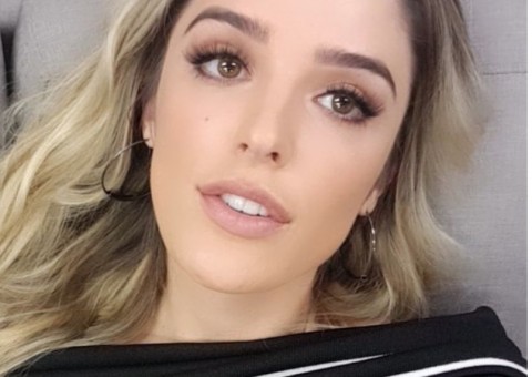  Rafa Brites choca fãs com foto de barriga 6 meses após parto  