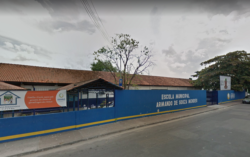 Na frente dos alunos, professora é assaltada na saída de escola em Manaus