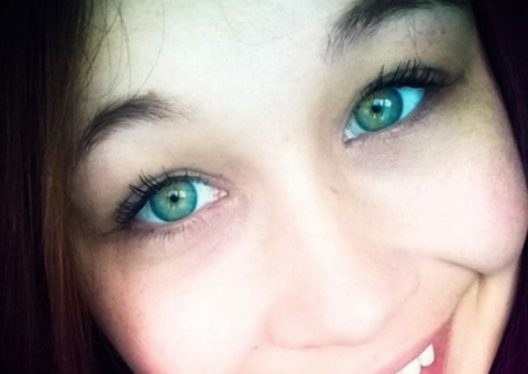 Garota faz tatuagem no olho e o pior acontece