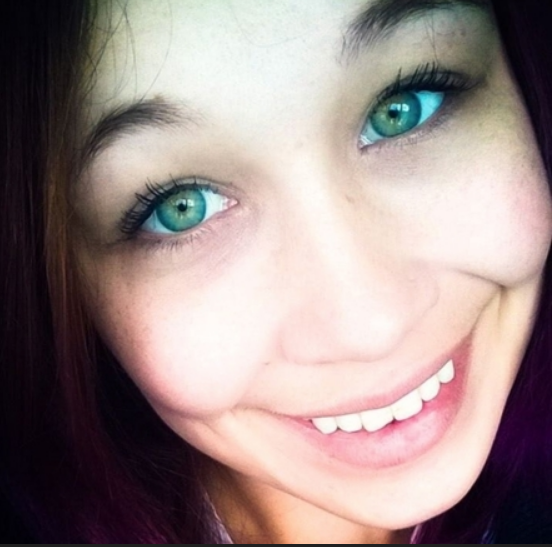 Garota faz tatuagem no olho e o pior acontece