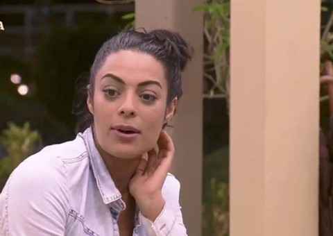 A Fazenda 9: Monique Amin faz revelações 'chocantes' aos peões: ‘transávamos na praia’