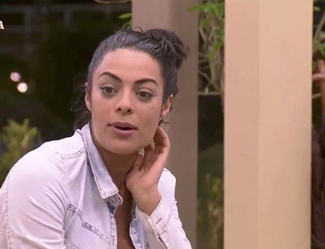 A Fazenda 9: Monique Amin faz revelações 'chocantes' aos peões: ‘transávamos na praia’