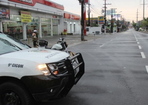 3 bombas são encontradas em caixa eletrônico e ameaça de explosão fecha avenida de Manaus