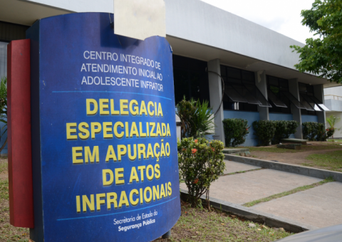 Motorista de ônibus é esfaqueado por adolescente durante tentativa de assalto em Manaus