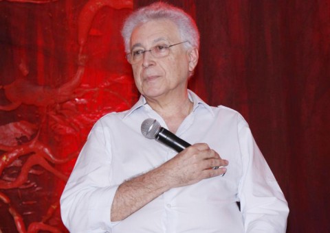 Aluno de Aguinaldo Silva entra na Justiça e novela da Globo pode ter exibição suspensa