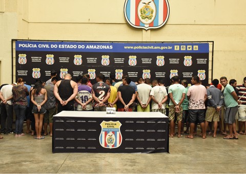 68 pessoas são presas e 9 adolescentes apreendidos durante operação da polícia no Amazonas