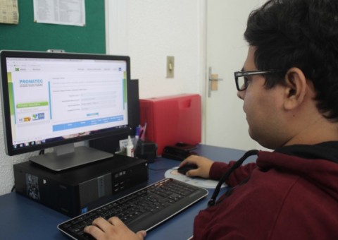 Pronatec abre mais de 800 mil vagas para formação à distância
