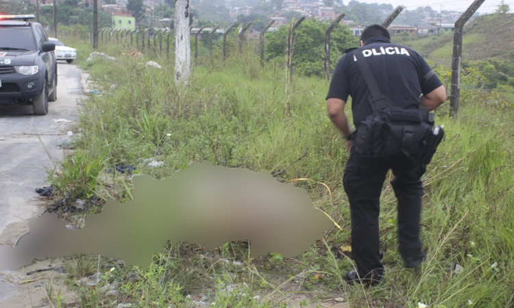 Corpo de homem decapitado é encontrado por populares em Manaus