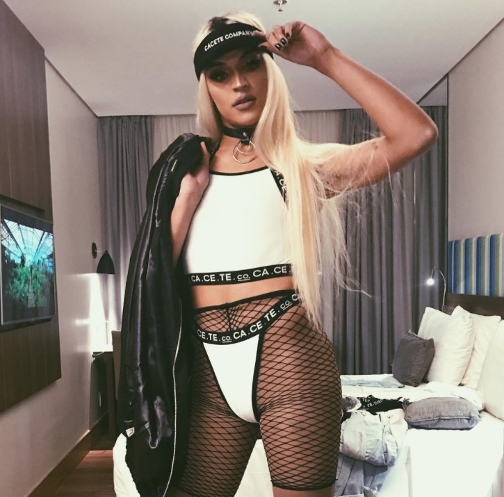 Pênis de Pabllo Vittar chama atenção durante show