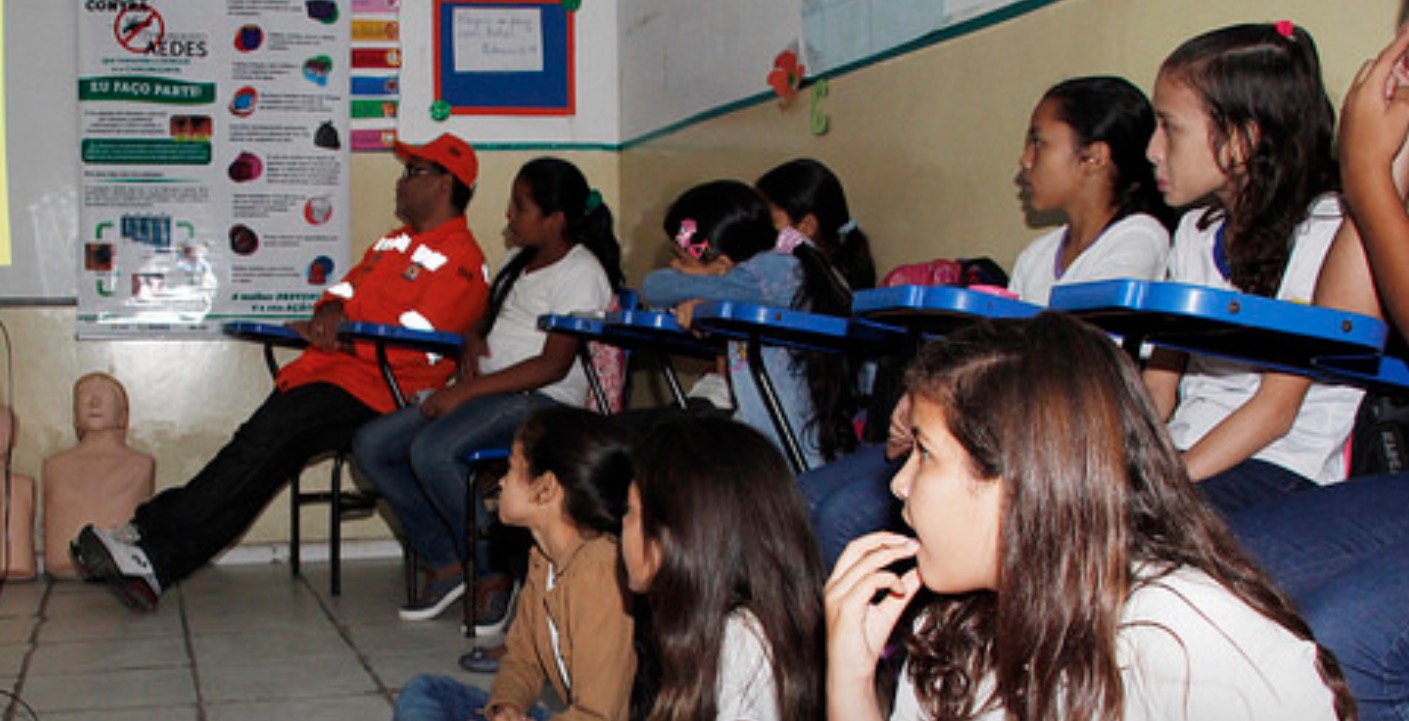 Defesa Civil realiza treinamento de primeiros socorros em escola de Manaus 
