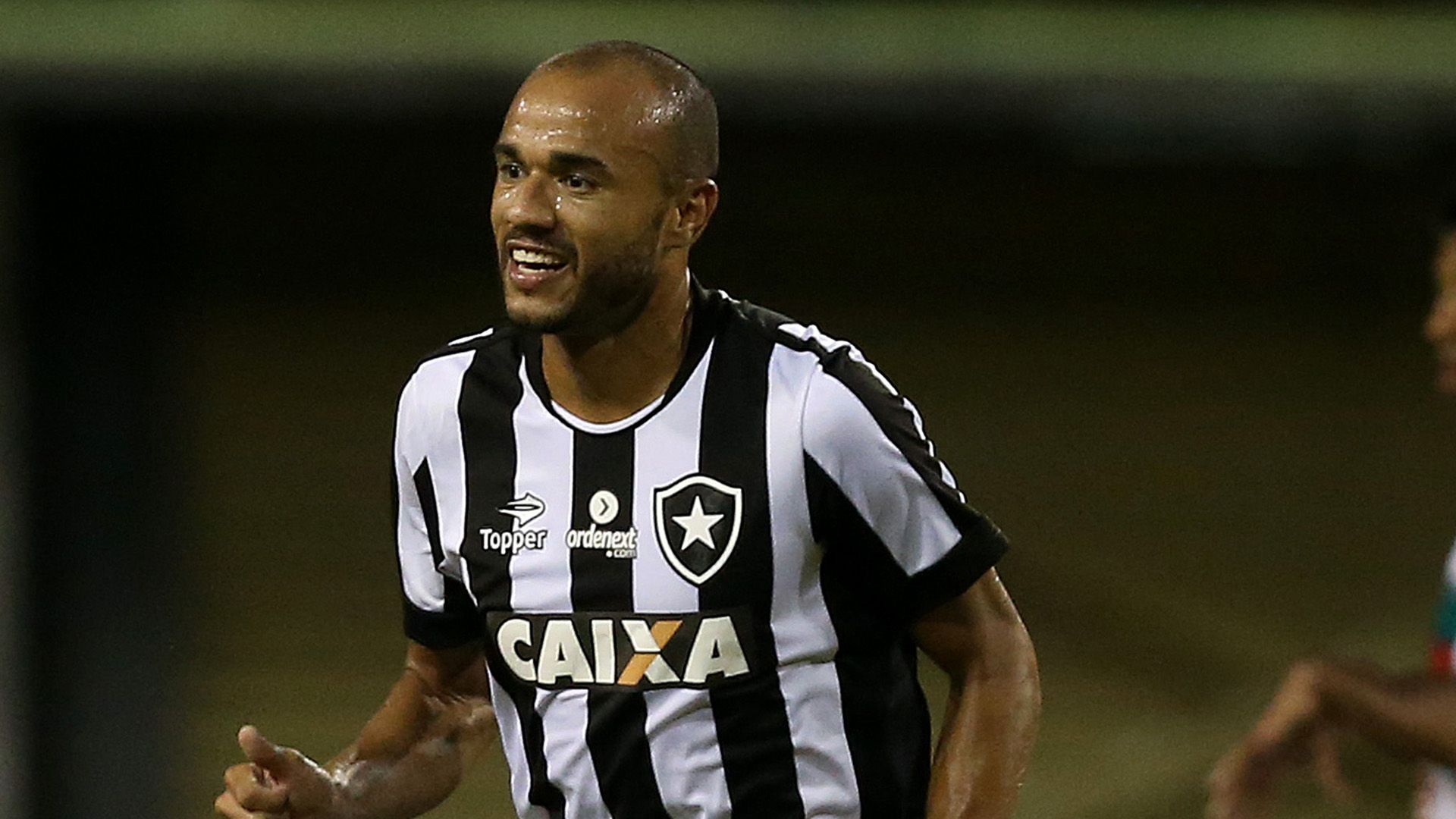 Atacante do Botafogo, Roger é diagnosticado com tumor renal