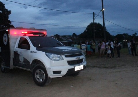 Bandido finge ser passageiro, anuncia assalto no final da corrida e mata motorista a facadas no AM