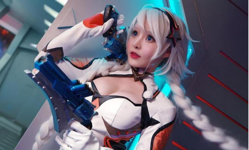 Cosplayer profissional morre durante ensaio fotográfico