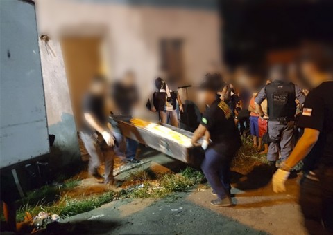 Família é encontrada morta a facadas dentro de casa em Manaus
