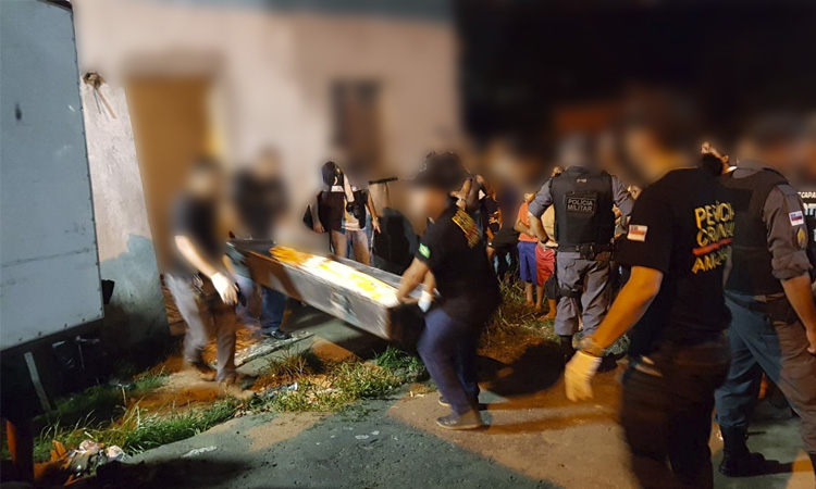Família é encontrada morta a facadas dentro de casa em Manaus