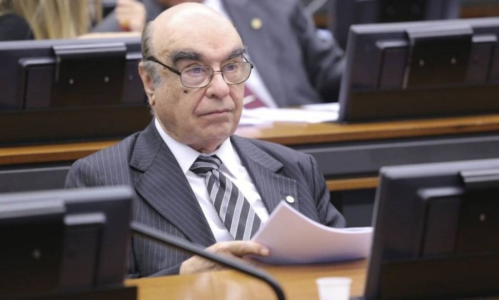 Relator de denúncia contra Temer afirma que presidente foi vítima de Joesley