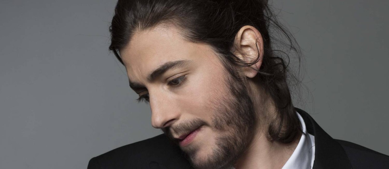   Cantor da abertura de novela da Globo aguarda transplante de coração