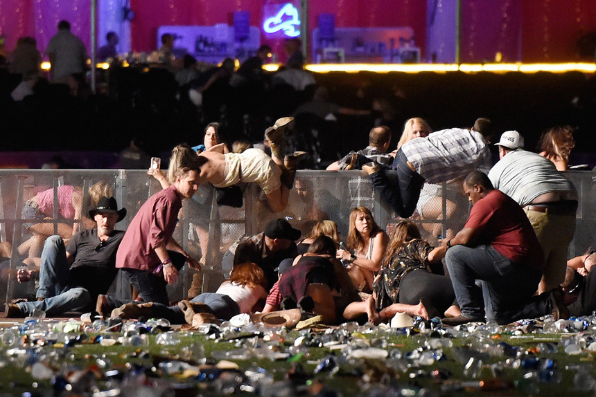 Atirador de 64 anos deixa cerca de 50 mortos e 200 feridos em show de Las Vegas  