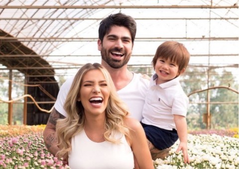 Ex-BBB Adriana Sant’Anna anuncia sexo e nome do segundo filho