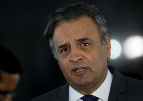 Aécio pede ao Supremo liminar para suspender seu afastamento