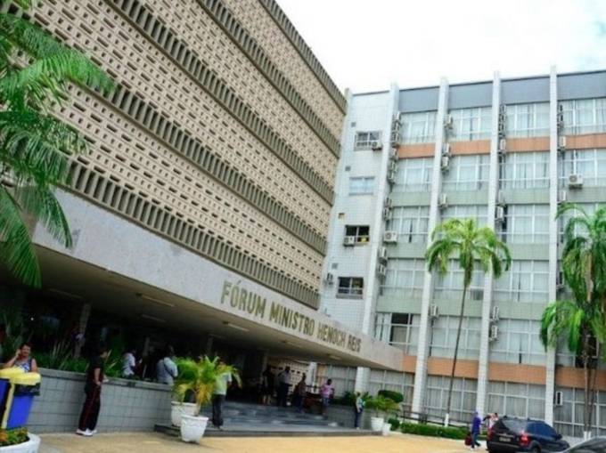 Homem tenta matar mãe a terçadadas em Manaus e é condenado a 14 anos de prisão