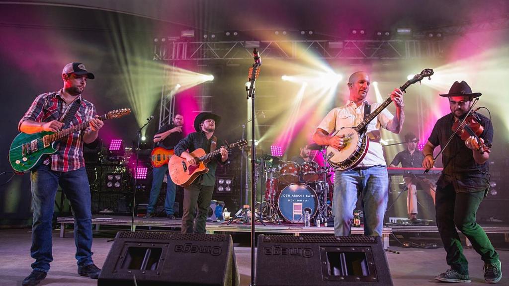 Após massacre, guitarrista da banda que tocava em Vegas passa a defender controle de armas