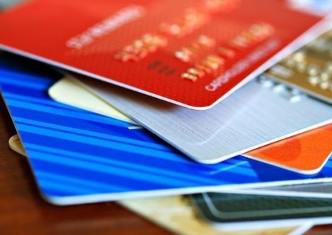 Afinal, posso ou não guardar um cartão junto com o celular?