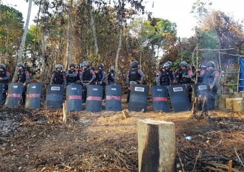 Polícia desocupa terreno invadido na Zona Leste de Manaus