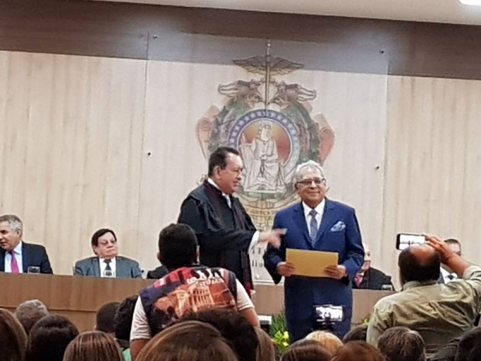 Partido volta a pedir ao STF suspensão da posse de Amazonino