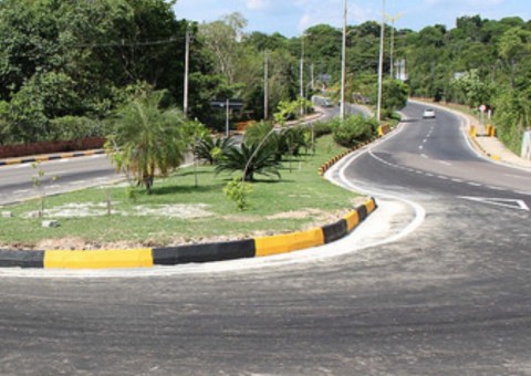 Em Manaus, intervenção viária facilita retorno na Avenida do Turismo 
