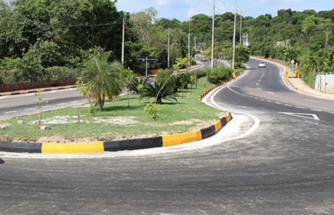 Em Manaus, intervenção viária facilita retorno na Avenida do Turismo 
