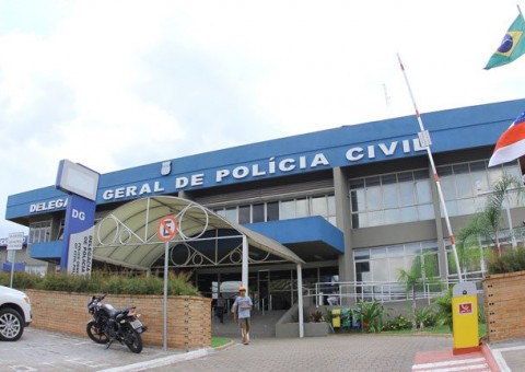 Homem oferece produto na internet e é feito refém em Manaus