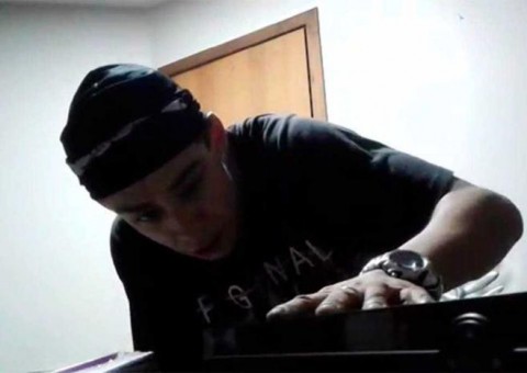 Vídeo: Homem filma o próprio assalto e se dá mal