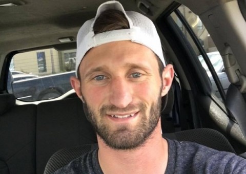 Homem 'rouba' caminhão durante tiroteio e salva dezenas de pessoas feridas