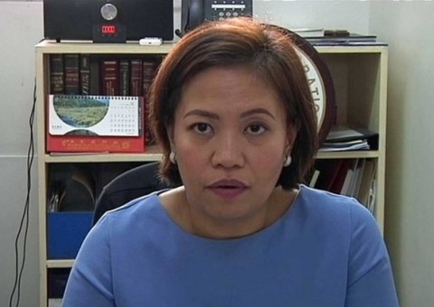 Namorada do atirador de Las Vegas volta para os EUA 