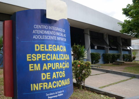 Adolescente de 12 anos é apreendida suspeita de roubar motocicleta em Manaus