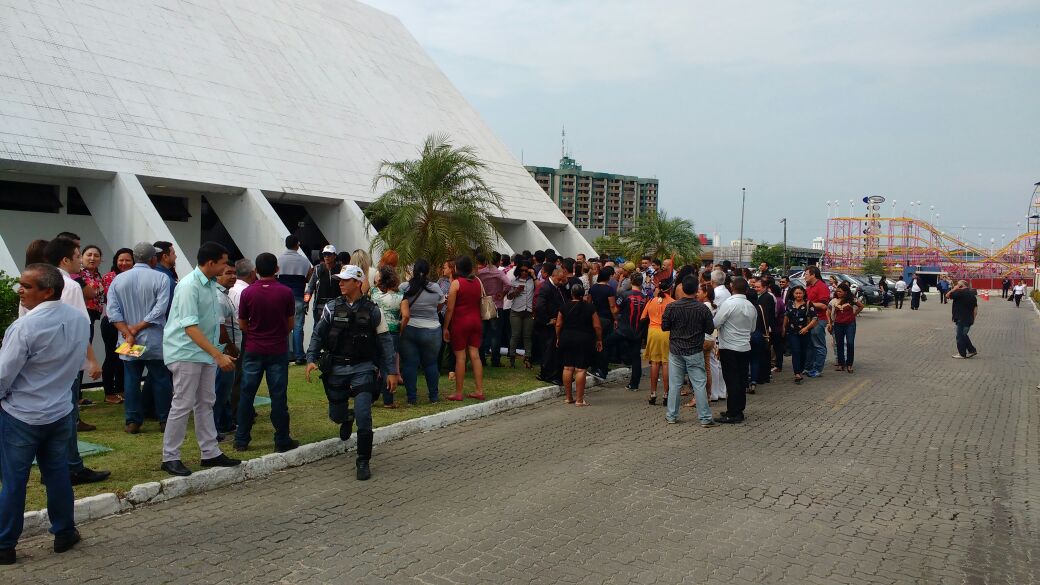 Confusão começa na Aleam antes da posse de Amazonino