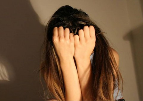 Adolescentes são dopadas e estupradas por seis homens durante festa