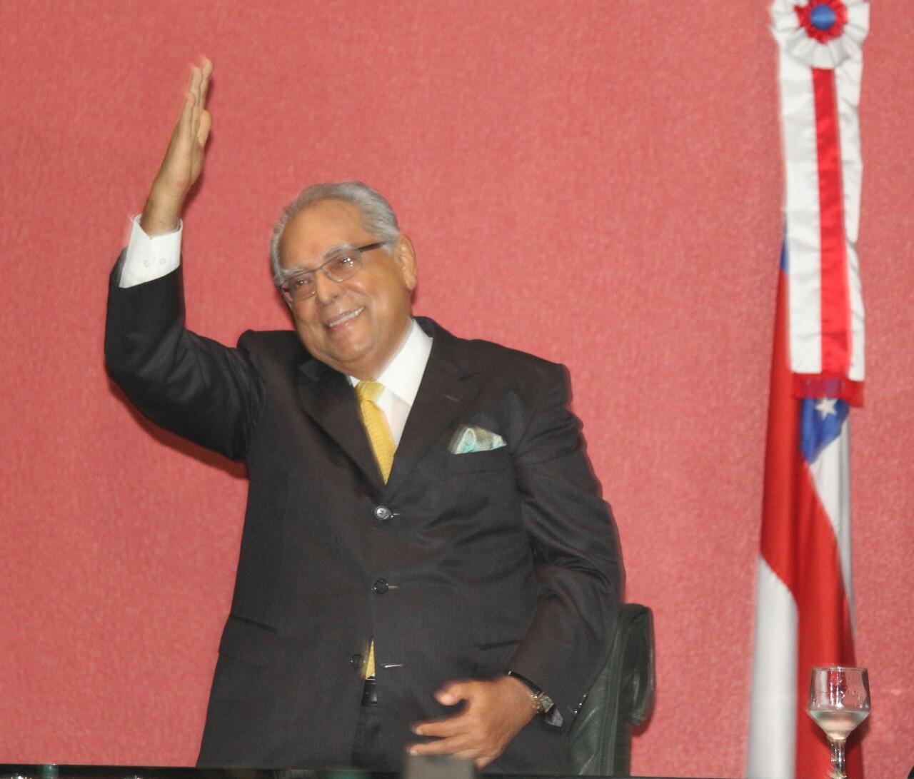 Amazonino Mendes é empossado como novo governador