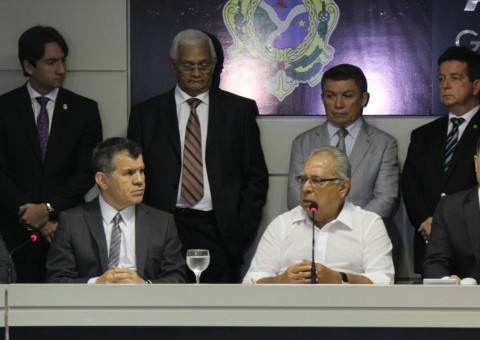 Leonel Feitosa sai do Detran. Amazonino anuncia mais 13 novos secretários 