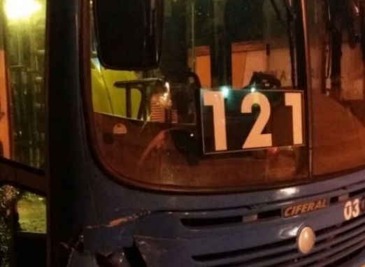 Grupo se passa por passageiro e assalta passageiros de ônibus em Manaus