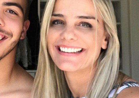 Ex-jogadora Milene Domingues posa com filho de 'Fenômeno' e algo intriga seguidores 